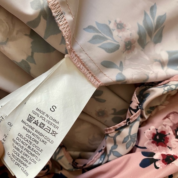 EUC Kate Spade Pink Ruffle Rose Hooded Anorak Sz S - Picture 8 of 8